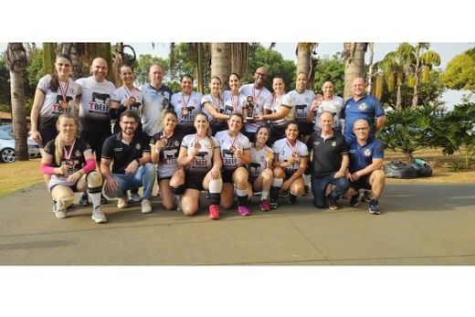 O time de Vôlei Feminino. Medalha de bronze com peso de ouro nos Jogos Regionais, em Sertãozinho