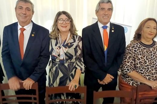 Transmissão de cargos. Carlos Mansi e Berlina Mansi assumem a direção no Ano Rotário 2024-2025, sucedendo a João Ricardo Lopes e Maristela Lopes