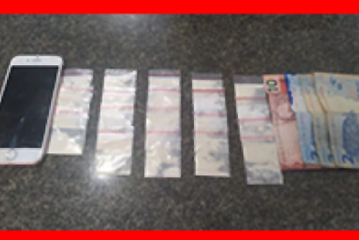 Adolescente detido. Material encontrado com ele foi apreendido