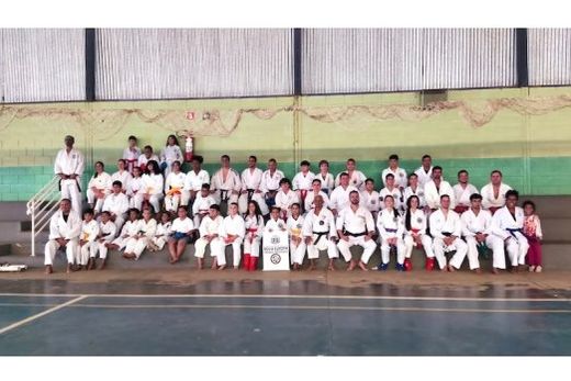 Na Quadra da EM 'Antonio Carlos Manzini'. Evento reuniu cerca de 70 karatecas