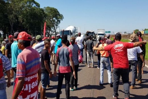 MST interdita trecho da rodovia Anhanguera em Ribeirão Preto