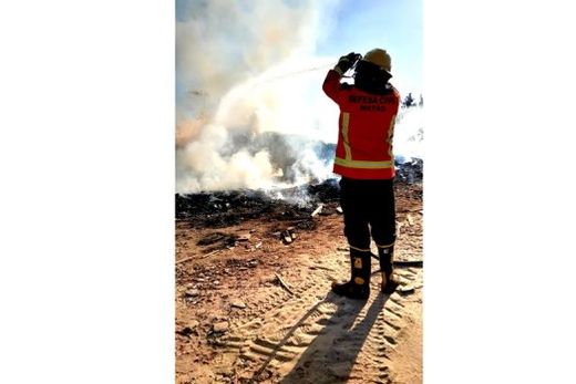 Combate ao fogo. A Defesa Civil continua debelando incêndios, atuando sozinha ou em parceria com o Corpo de Bombeiros