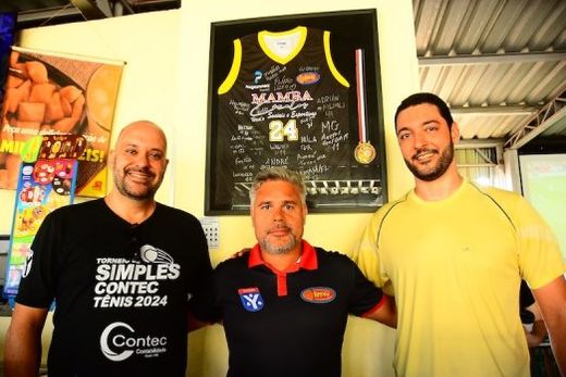 Juliano Rossi, Flávio Lizeo e Wagner Ávila. Entronização da camiseta aconteceu no último dia 13