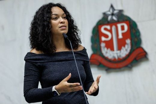 Thainara. "O fundo seria um instrumento de gestão visando viabilizar recursos financeiros para trabalhos, pesquisas e projetos de desenvolvimento socioeconômico e acesso à direitos da comunidade