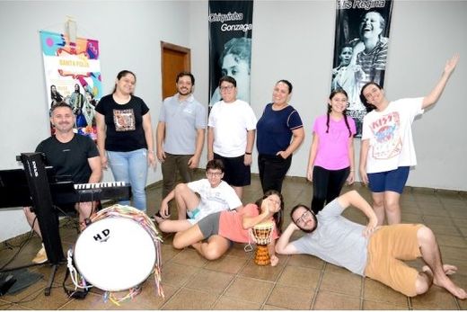 Oportunidade. Integrantes do Coro Infanto-Juvenil da Escola de Música e Artes Danilo Gomez se preparam para o encontro