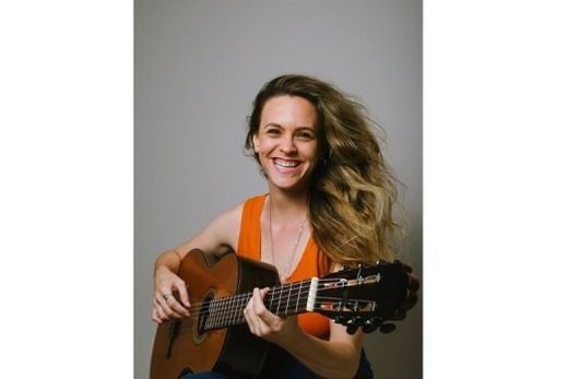 Jacque Falcheti. Show a ser apresentado na próxima terça-feira (29), às 20 horas, na Biblioteca Municipal, terá a participação da cantautora matonense Ana Otrente