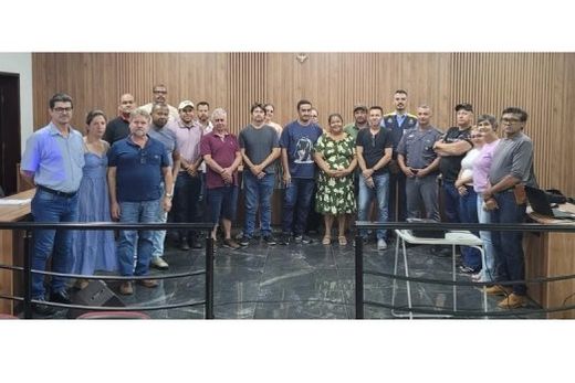 Na Câmara Municipal de Dobrada. Após a criação do primeiro núcleo de Vizinhança Solidária, expectativa é a de que outros surjam
