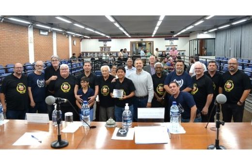 'Honra ao Mérito'. Integrantes do Grupo Toda Sexta recebem o título na Câmara Municipal pelas ações sociais desenvolvidas na cidade
