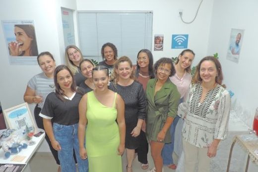 Coquetel. A biomédica esteta Letícia Cristina recepcionou convidadas no último dia 8