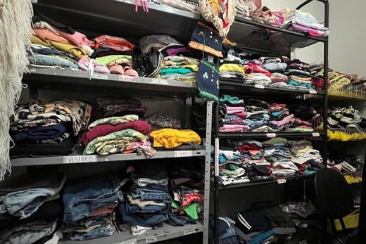 Roupas, calçados e acessórios que seriam vendidos no dia 9 estarão disponíveis na nova data