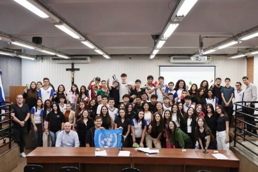 No plenário da Câmara. Alunos da Escola Estadual 'Jardim Buscardi' discutiram questões ambientais
