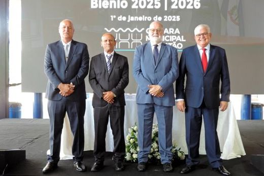 Os eleitos para a Mesa Diretora. China Calabres, Luiz Manzini, Paulo Bernardi e Ademir de Souza