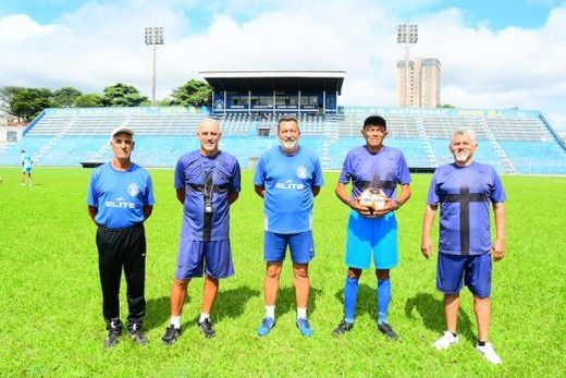 A Comissão Técnica da Matonense. Paraná, Jorginho, Paulo Melo, Müller e Adailton