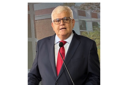 Ademir de Souza. " A fake news espalhada fez com que a Receita Federal desmentisse as informações falsas através de um Comunicado Oficial"