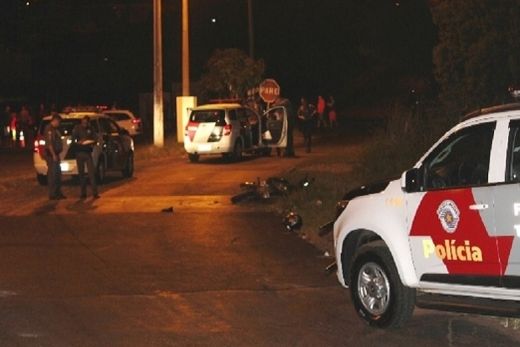 Policial e assaltante ficam feridos em troca de tiros