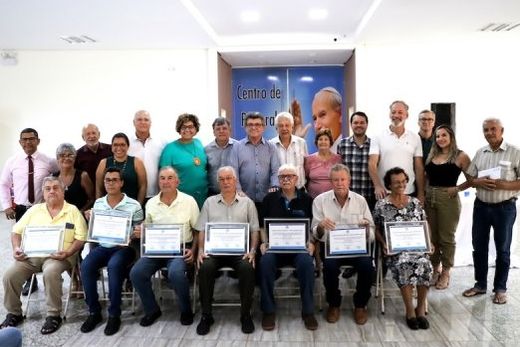 Gratidão. Em 2024, sete aposentados receberam o Certificado Durval Santo Bortolani; em 2025, serão 13 os homenageados