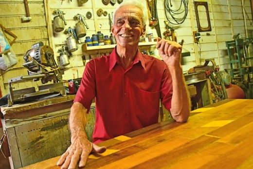 Ricardo Capelani, sobre restaurar móveis. "É um trabalho específico, minucioso, que tem o seu tempo. Não pode ser feito com pressa"