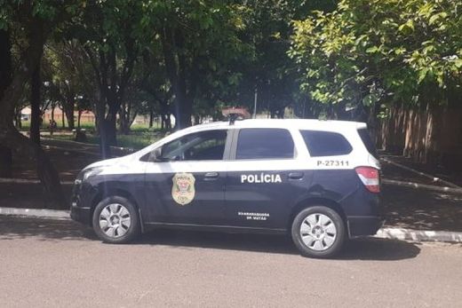 Na Praça Mauro Mengatti. Vítima foi esfaqueada duas vezes