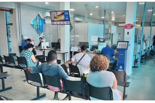 No Setor de Protocolos. Mais informações podem ser obtidas pelo telefone 3383-4093