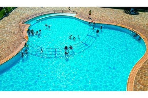 Na piscina. Hidroginástica está entre as modalidades oferecidas