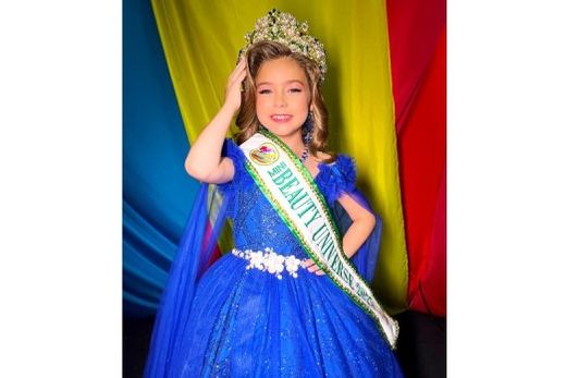 Com coroa e a faixa. Sophia Gonçalves conquistou os jurados do concurso