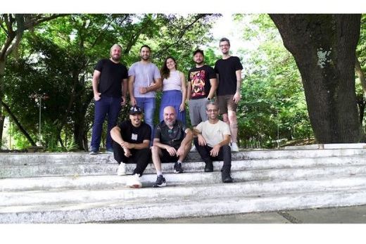 A equipe técnica. Em pé: Eduardo Anunzio, Mauro Alves, Letícia Berniche, Guilherme Paviani, Matheus Ricci; sentados: Jhonatas Oliveira, Luciano de Miranda e Célio de Oliveira
