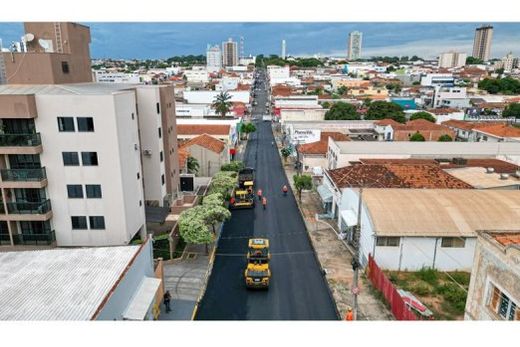 Avenida XV de Novembro teve o serviço concluído na terça-feira (18)