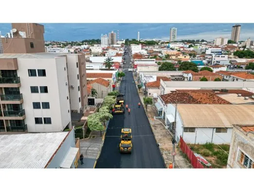 Avenida XV de Novembro teve o serviço concluído na terça-feira (18)