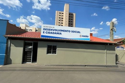 Na Secretaria de Desenvolvimento Social e Cidadania. Munícipes podem obter mais informações