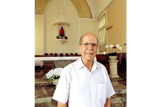 Convicção. "Enquanto padres e bispos passam, a comunidade permanece. É essencial que cada um tenha consciência de seu pertencimento à igreja e continue firme na caminhada"