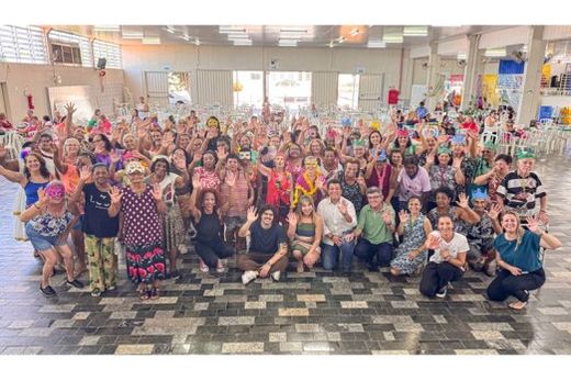 No Salão da Paróquia Nossa Senhora Aparecida. Participantes do 'Serviço de Convivência e Fortalecimento de Vínculos' (SCFV) de todos os CRAS do município reviveram os antigos carnavais