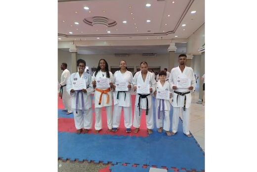 Em Novo Horizonte. Seis profissionais da Associação Tavora de Karatê-Dô participaram do evento
