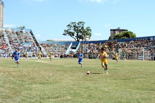 No Estádio Municipal. Jogo  entre 'Campeões da Seleção Brasileira' e 'Predilecta' foi realizado na manhã do domingo (15)