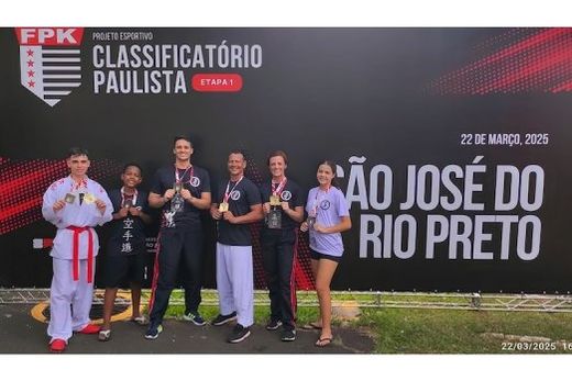 Em Rio Preto, no dia 22. Os senseis Henrique Lopes, Marcelo Sobrinho e Érica Lopes entre os jovens atletas Kauã Otávio, Luiz Miguel e Júlia Neves