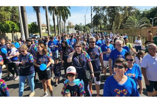 Caminhada em alusão ao Dia Mundial de Conscientização do Autismo aconteceu no último dia 6
