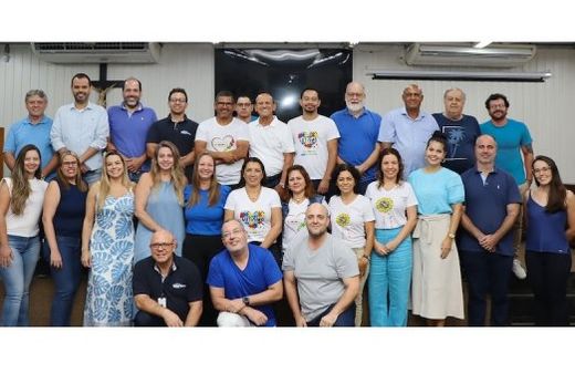 Mobilização. Vereadores, assessores e colaboradores da Câmara Municipal expressam adesão à campanha de conscientização sobre o Transtorno do Espectro Autista (TEA)