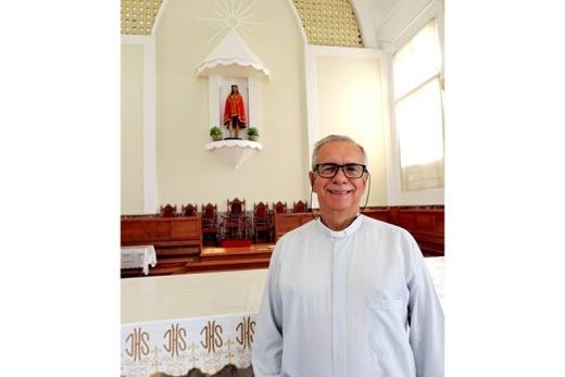 O padre Osvaldo Pereira. "Vivemos em tempos nos quais o senso de amor, justiça e paz tem se perdido, e espero que nossa comunidade paroquial seja um verdadeiro testemunho de fraternidade"