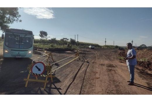 Rodovia dos Trabalhadores.  Interdição ocorre diariamente das 8h às 17h