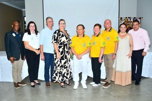 Mesa Principal. Ronald e Luciana Tristão, Adão e Maria Cristina Barbosa, o governador Elídio Okano, Iraídes e Carlos Rodrigues, Saulo Silva e Daniela Barros
