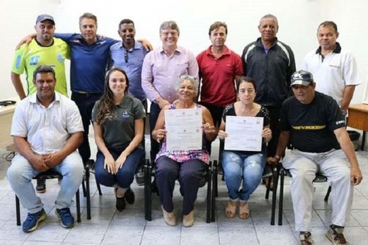 Certificado em mãos. Aprovação permite que recursos sejam captados e destinados a projetos desportivos e paradesportivos