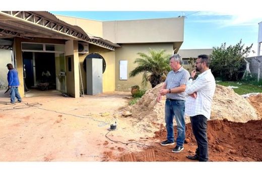 Cido Ferrari e Faro Reguim acompanham as obras. Unidade ESF passará por uma série de melhorias estruturais
