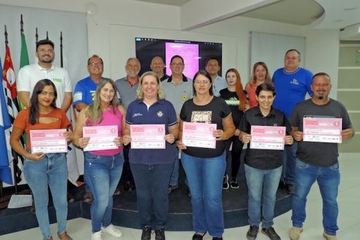 Etapa concluída. As entidades realizadoras da Campanha fizeram a entrega dos prêmios aos ganhadores, com a presença dos representantes das lojas em que eles preencheram os cupons sorteados