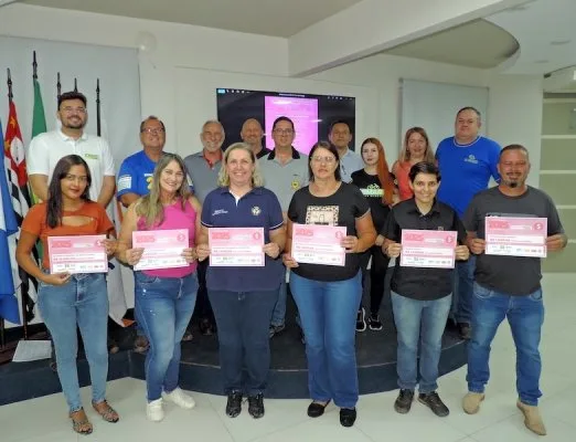 Etapa concluída. As entidades realizadoras da Campanha fizeram a entrega dos prêmios aos ganhadores, com a presença dos representantes das lojas em que eles preencheram os cupons sorteados