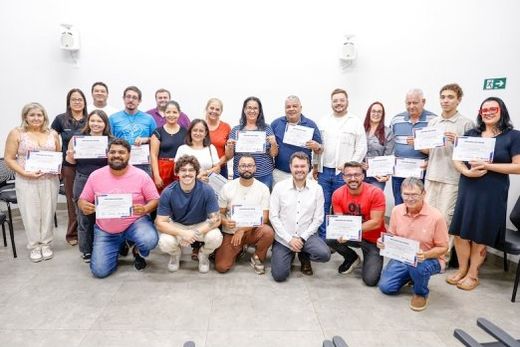 Composição paritária: 50% dos membros do Comas são representantes da sociedade civil e os outros 50% são indicados pelo Poder Executivo