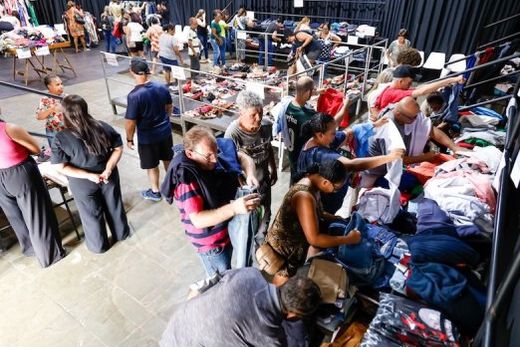 Qualidade. O Bazar Solidário sempre tem atraído um bom público, graças à criteriosa seleção das peças