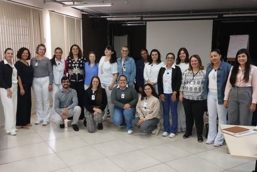 No auditório da Etec. Encontro reuniu profissionais do Hospital Sírio-Libanês, gestores do Hospital de Matão e representantes da Secretaria Estadual de Saúde