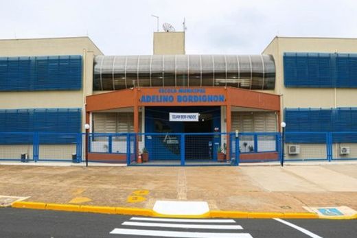 No auditório da Escola Municipal 'Adelino Bordignon'. Evento acontecerá nesta quarta-feira (25), das 18h30 às 21 horas