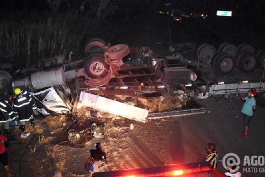 Matonense morre após capotamento de caminhão