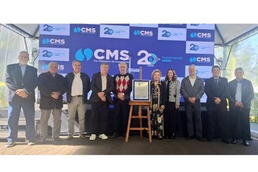 Cerimônia. Placa comemorativa aos 20 anos da CMS foi descerrada durante a solenidade no pátio da Estação de Tratamento de Esgoto (ETE)
