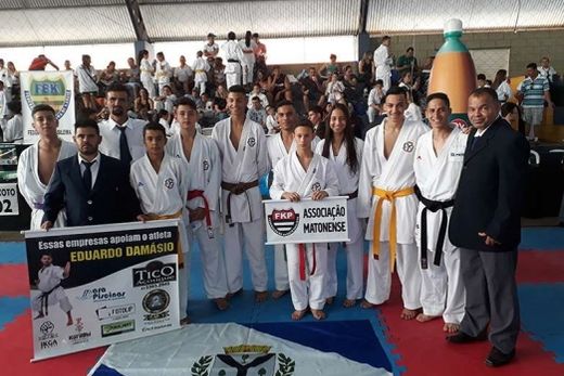 Matão fatura 13 medalhas no Karatê